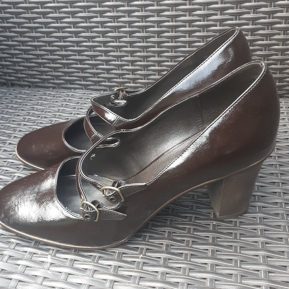 Size 10 Simply Vera square heal brown glossy shoes with fine buckles - Picture 1 of 10